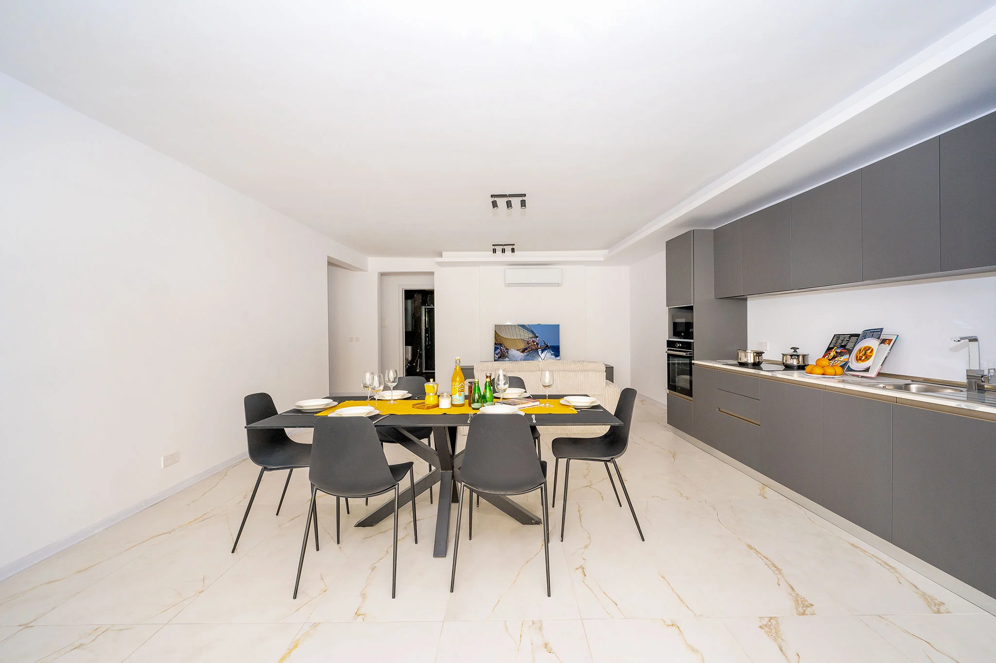 Lyric Maisonette Preview